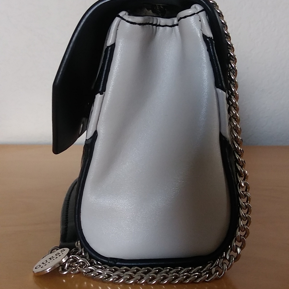 Guess crossbody convertible black and white bag small - Picture 4 of 16
